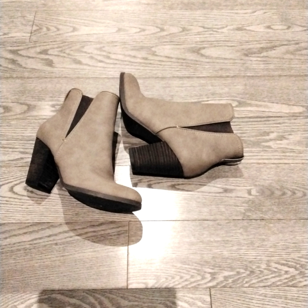 Beautiful shoes by call it spring